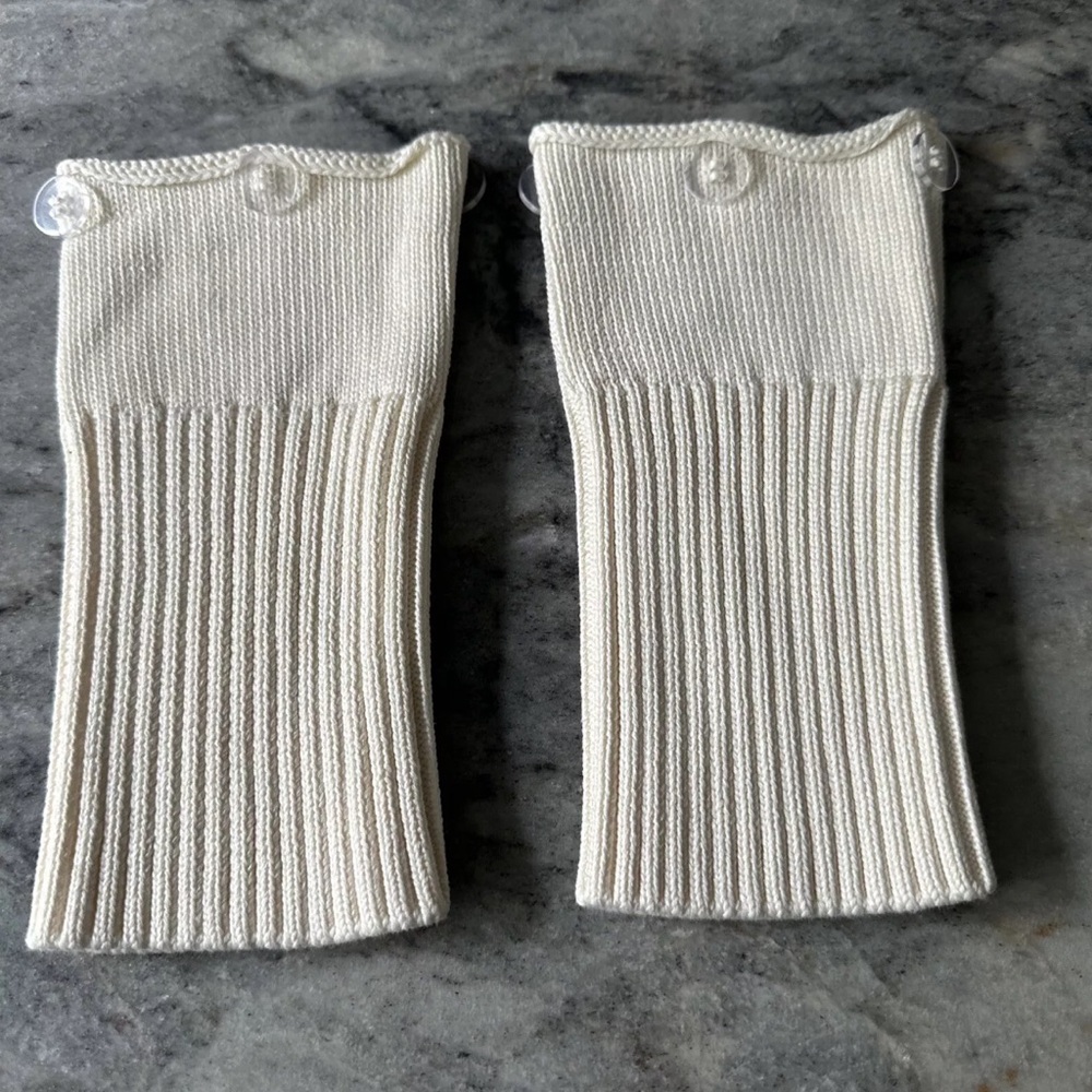 Veronica Beard Dickey Cuffs